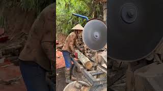 Dangerous wood cutting machine without safety protection. #shorts