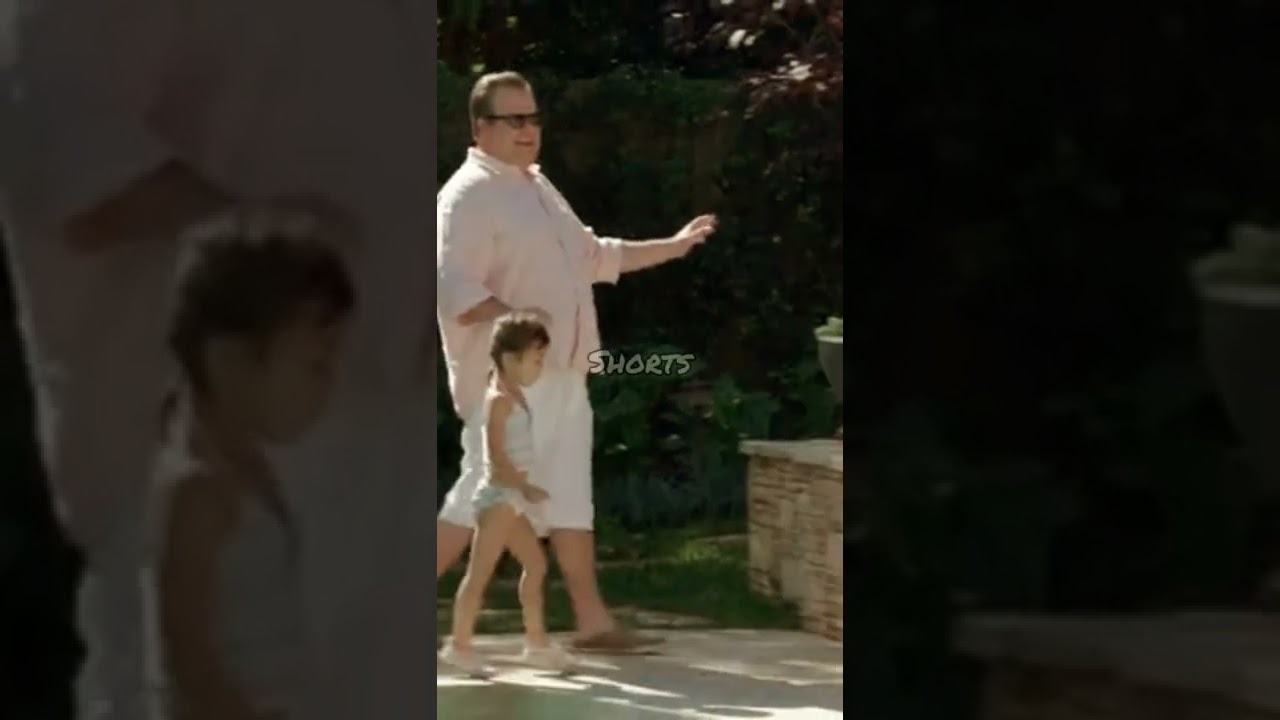 He can comment cause he's gay😅!! | MODERN FAMILY | SEASON 03 | 