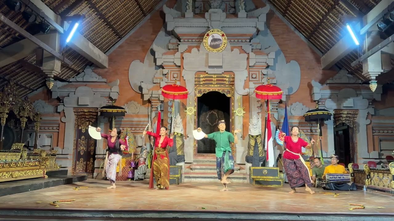 Meadungan Legong Kuntir (guru - guru) - Lestari Ayu Bulan Ampera