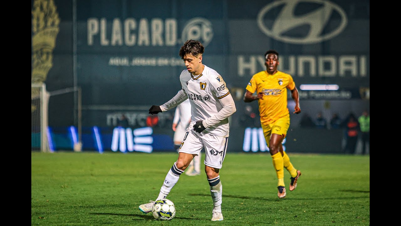 Treinador e jogadores do FC Famalicão recebem prémios da Liga Portugal - FC  Famalicão