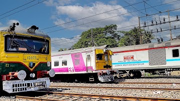 2 High speed EMU Train exiting crossing but Howrah Rajdhani Exp. initiated crossing & parallel run