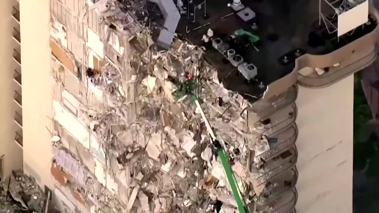 Experts get 1st clues on what may have caused condo collapse