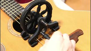 Cantareel™（カンタリール）│ 回して演奏するギターアタッチメント