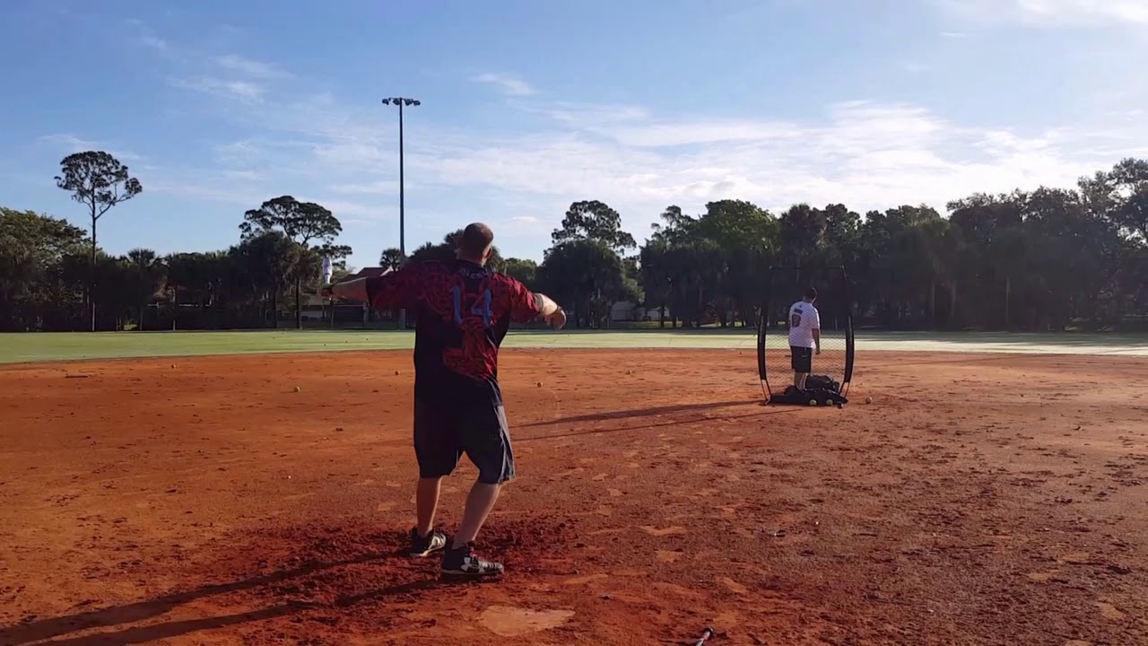 ONYX softball bat new 105 mph exit velo on mishits YouTube