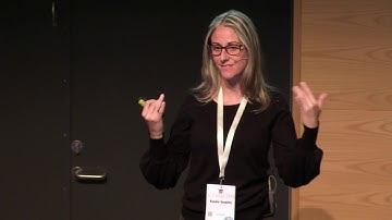 Caught in the middle! by Natalia Venditto