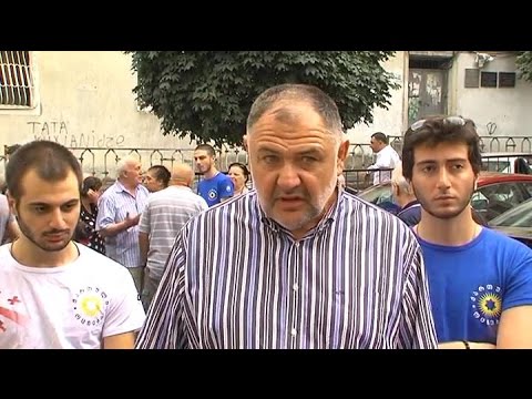 ბიძინა გეგიძე ატენის ქუჩის N მე-3 კორპუსის მაცხოვრებლებს შეხვდა