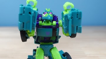 Bumblebot ruined his life!! #Transformers Age of the Primes Animated Wasp(inator)