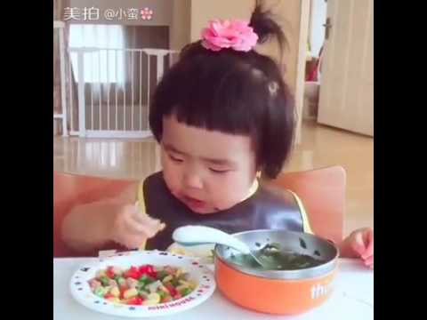 La niña que come mucho - YouTube