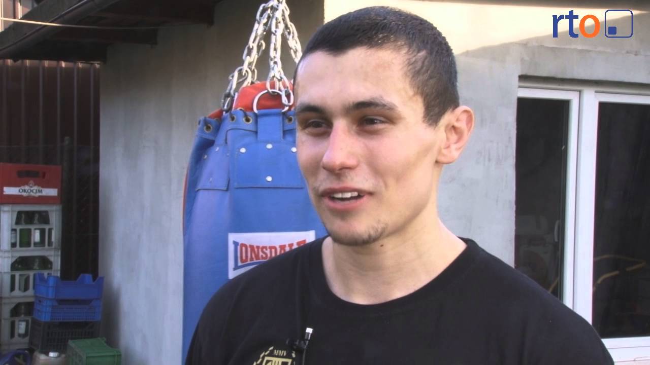 Przemek Kierpacz zawodnik K1 poprowadzi zajęcia w Bastionie.