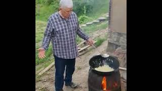 Хизри Шихсаидов приготовил еду для постящихся на Буйнакском перевале