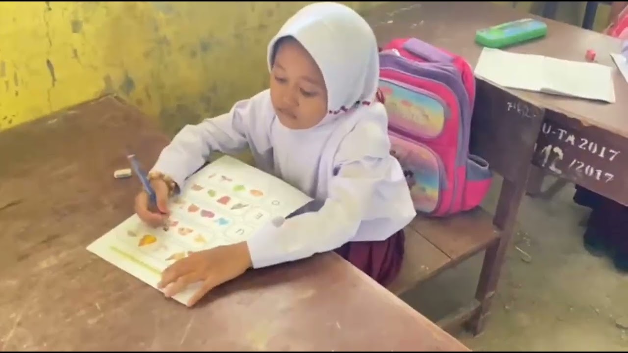 Praktek mengajar di SD Negeri 101070 siunggam