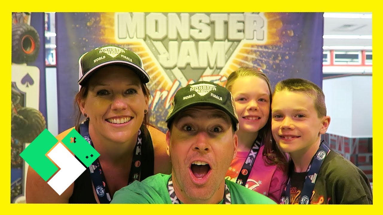 ВЕЧЕРИНКА НА ФИНАЛЕ МИРА MONSTER JAM (26.03.15 — День 1091) | Clintus.tv