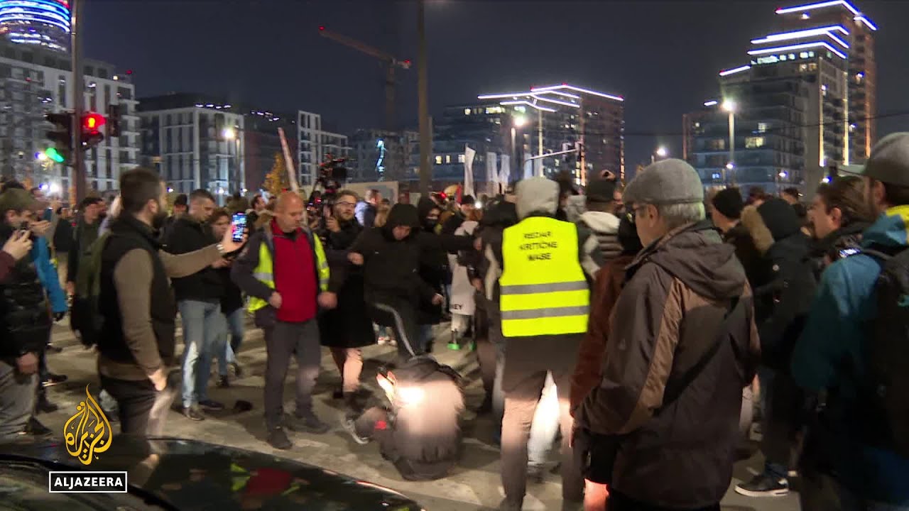 اشتباكات خلال احتجاجات في صربيا: مسؤولون من الحزب الاشتراكي الوطني من بين المحرضين
