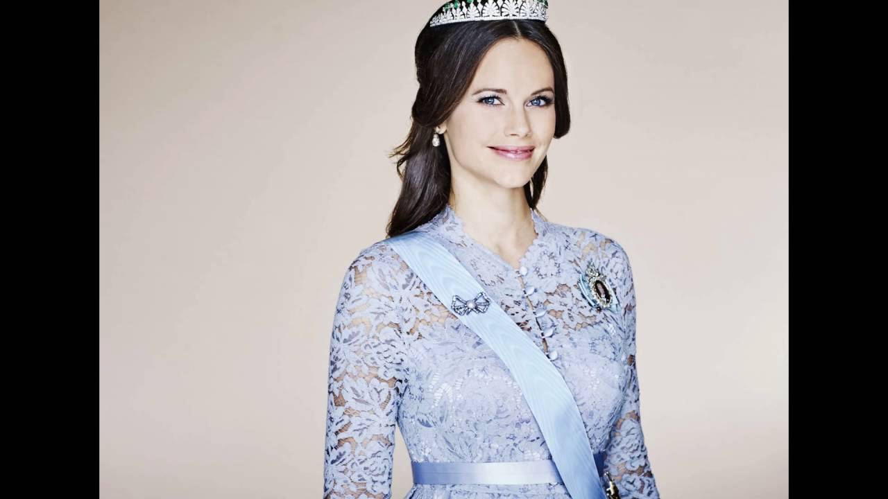 New Official Photos of Royal Family of Sweden 2016
