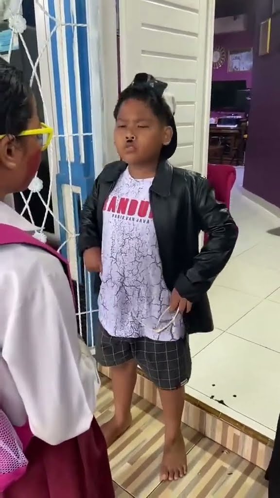 Vidio kocak gokil @nyaikembang1nyaikembang1 /jangan main2 sama anak mafia?