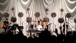 Paramore: I Caught Myself Writing The Future @Verizon Theatre