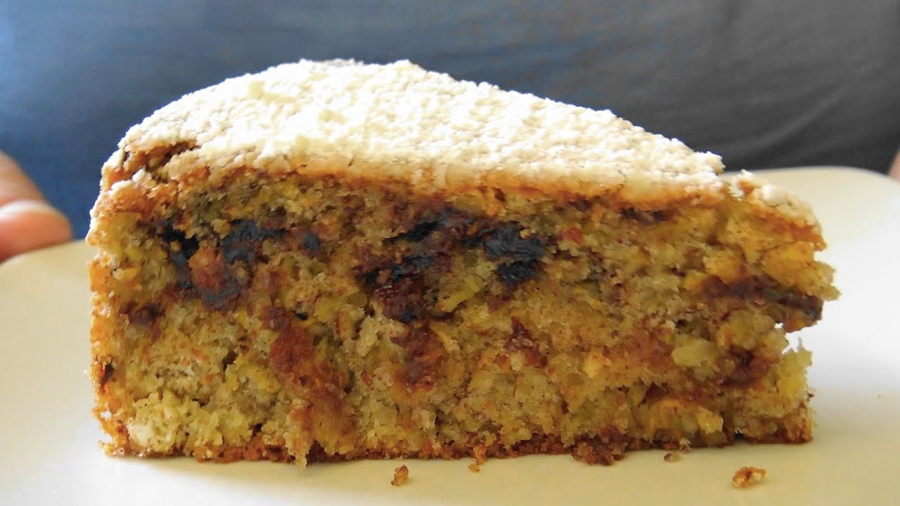 Zucchinikuchen mit Schokostückchen