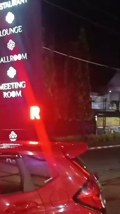 Suasana Malam Hari di Depan Grand Tjokro Hotel ⭐⭐⭐⭐ #grandtjokro #hotel #jogja #gejayan #shorts