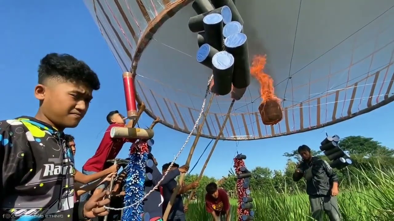 PENERBANGAN BALON PONOROGO,MERCONEE GA UMOMM BOLO JOSJISS TENAN #balonponorogo#balonudarawonosobo 