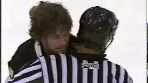Ryan Malone vs Rostislav Klesla October 21, 2006