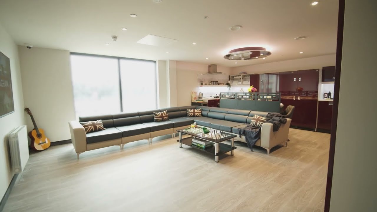 Study Inn Triumph House Nottingham - Shared kitchen/lounge area