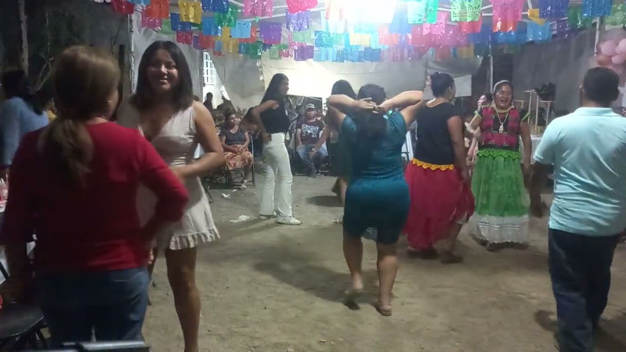 Tocada la cuesta Oaxaca, México Nelo Avila tecladista pt.1