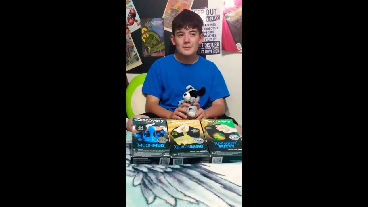 Making Moon Mud, Quick Sand, and Rainbow Putty from Discovery Kits