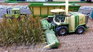 RC Siku Control 32 tractor action at Krone farmworld