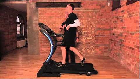 VIVOBAREFOOT -- Training -- Barefoot Running correct posture with Lee Saxby