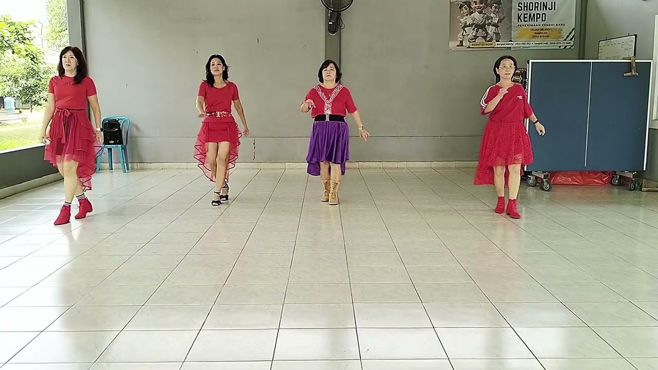 That Person That Love Line Dance Choreo By Country Bandwagon (SG)