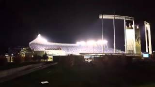 Kansas City Royals win 2015 ALCS : Sound Outside Stadium