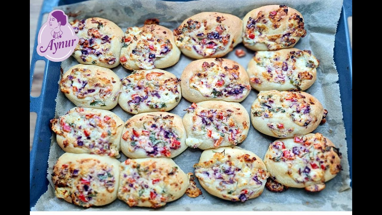 Frischkäse Flammbrötchen zum Dinner I Das ist eine Mischung von Pogca ... Frischkäse Flammbrötchen zum Dinner I Das ist eine Mischung von Pogca ...