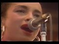 Sade Sings ar &quot;Apartheid&quot;