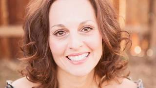 DONNA MAGNANI VOICE OVER DEMO-REEL 2018