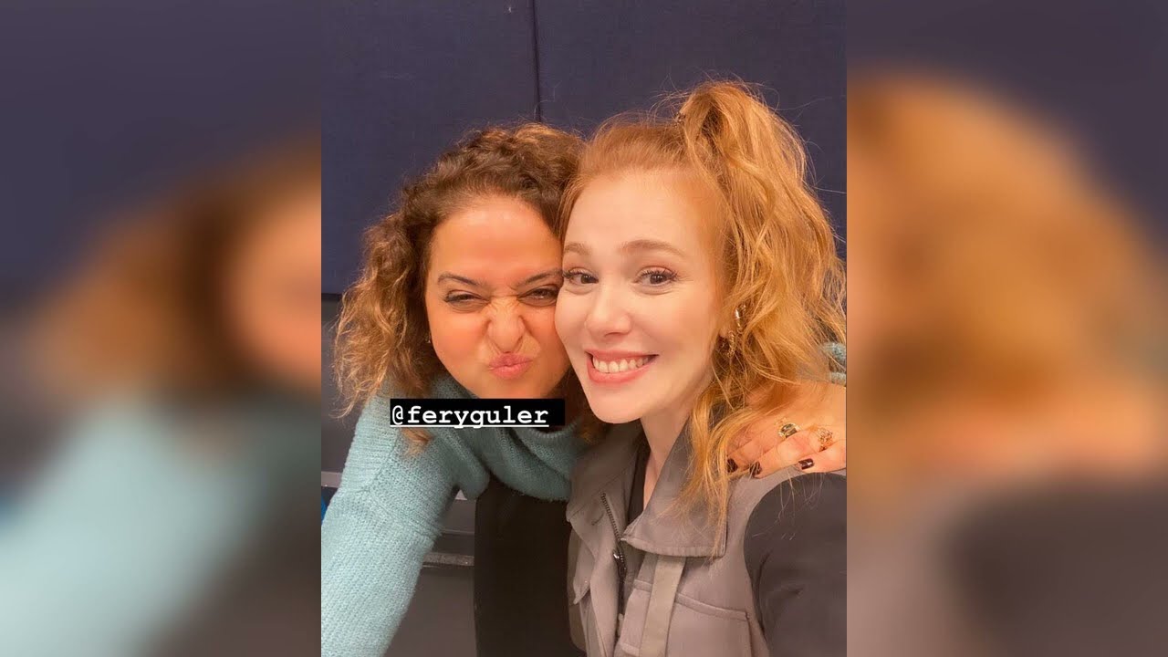 Elcin Sangu 💗 Baris Arduc -Una nueva foto con un amigo