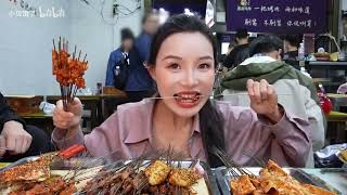 一元一串的烤肉!西安回民街小巷里排队到深夜,终于实现烤肉自由了