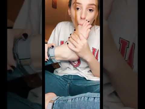 Cute girl show her feet 