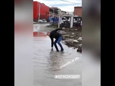 Наркоман под солью и спайсом одновременно