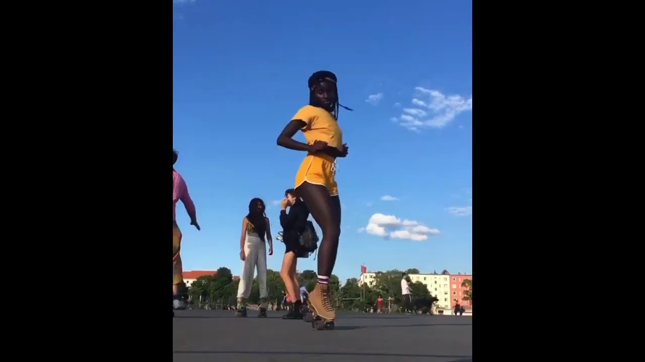 BLACK GIRL DANCING ROLLER HOUSE MUSIC YouTube