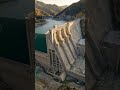 Cómo funcionan las enormes compuertas utilizadas para contener millones de litros de agua.