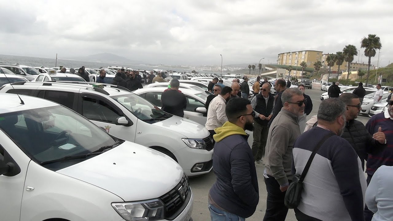 Los taxistas paran tras la agresión a un compañero