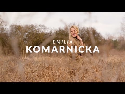 Emilia Komarnicka backstage sesji zdjęciowej dla Anywhere.pl