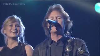 Doobie Brothers - Listen to the Music feat. Jeniffer Nettles & Hillary Scott (CMA 2014)