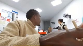 Black Man Orders Food In Fluent Chinese Locals Shocked