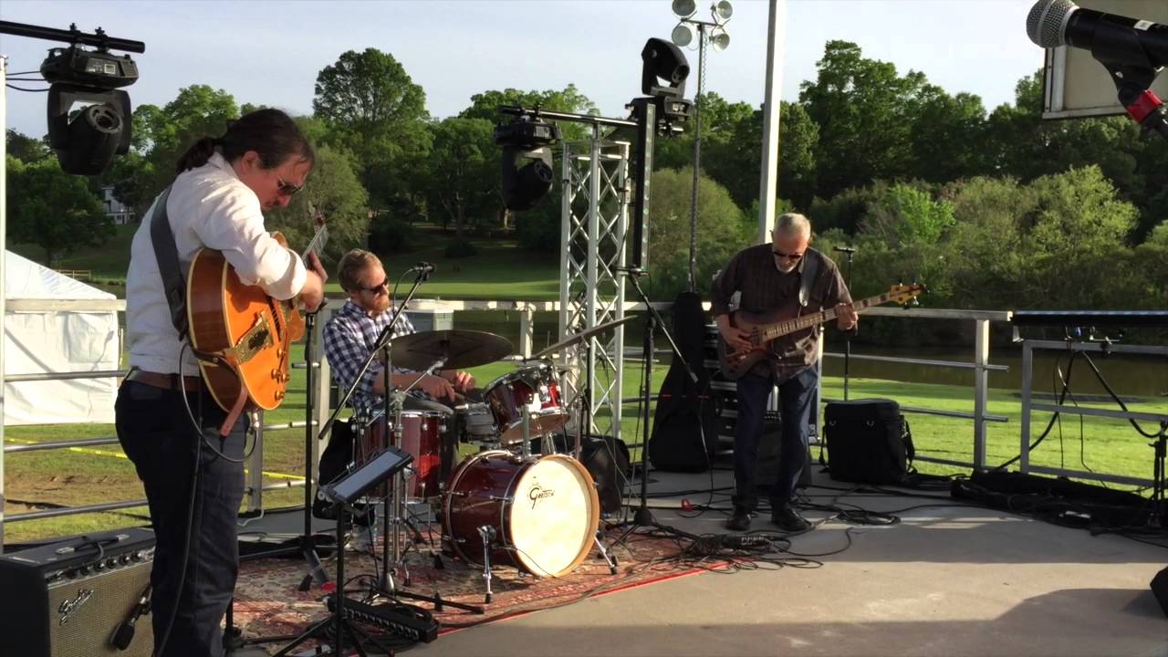 Conn*Brendle*Snow - Country (Troy Conn)