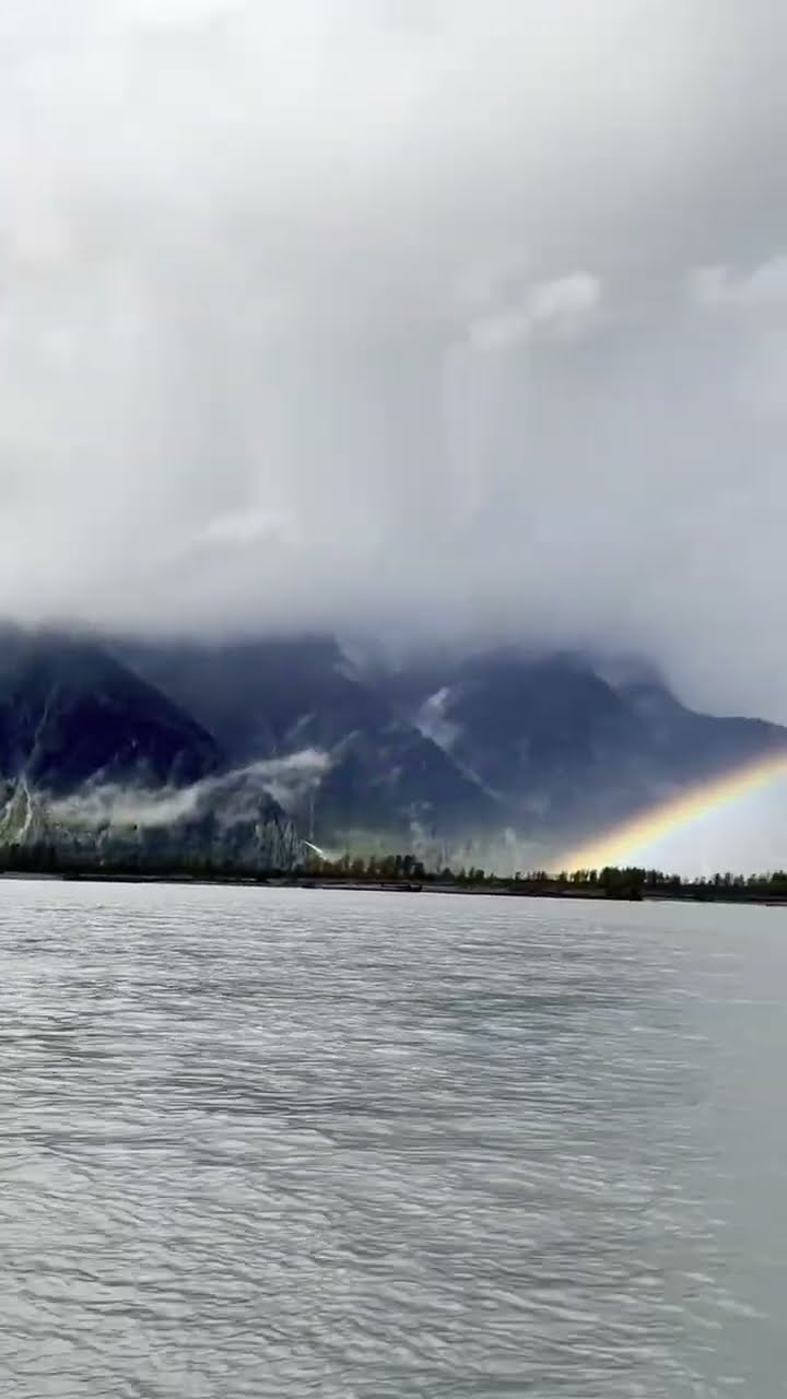 A Beautiful Lakeside Rainbow || ViralHog