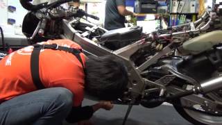SUZUKI RGV250γ check and maintenance Part 1 - YouTube