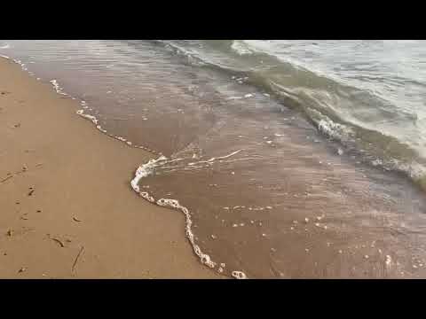 موسيقي صوت موج البحر لمدة دقيقة و سبع وثلاثون ثانية