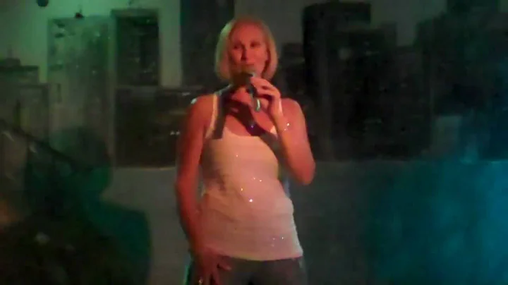 Violet Weaver sings Memories (superb)