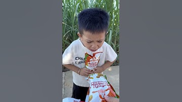 Cậu bé thông minh đi mua đùi gà | Tippi Vips #tippitv #tippivips